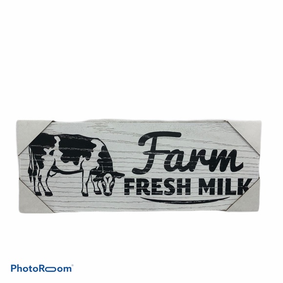 Other - Brand New Farmhouse Decor “Farm Fresh Milk” sign